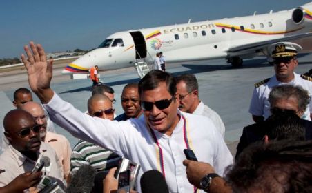 Rafael Correa Kubába érkezik meglátogatni az ott kezelt Hugo Chávezt